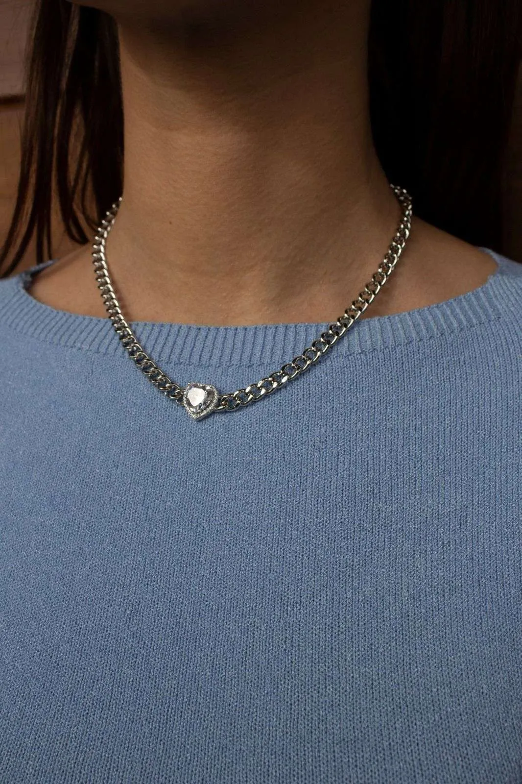 collana con gioiello centrale a forma di cuore