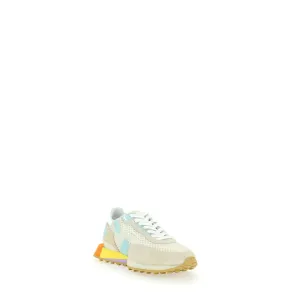 Sneakers con lacci